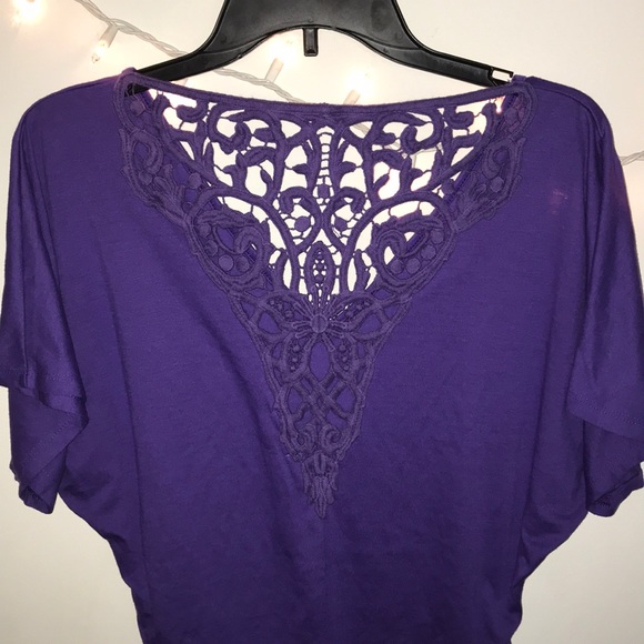Purple tee with crochet back - Picture 2 of 3